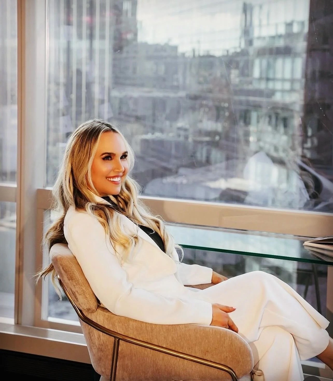 Headshot Kelly Lynn Adams