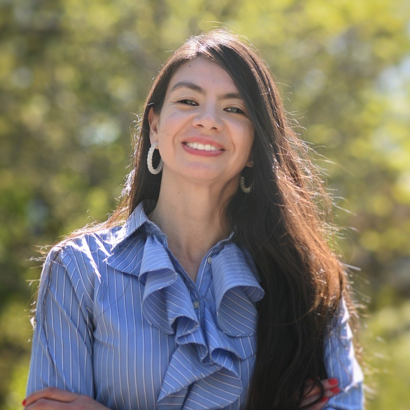 Headshot Michelle Lura White